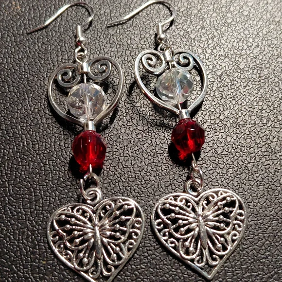 Don't Forget VALENTINES Day! Elegant 925 Silver and Red Heart Dangle Earrings - Picture 2 of 4